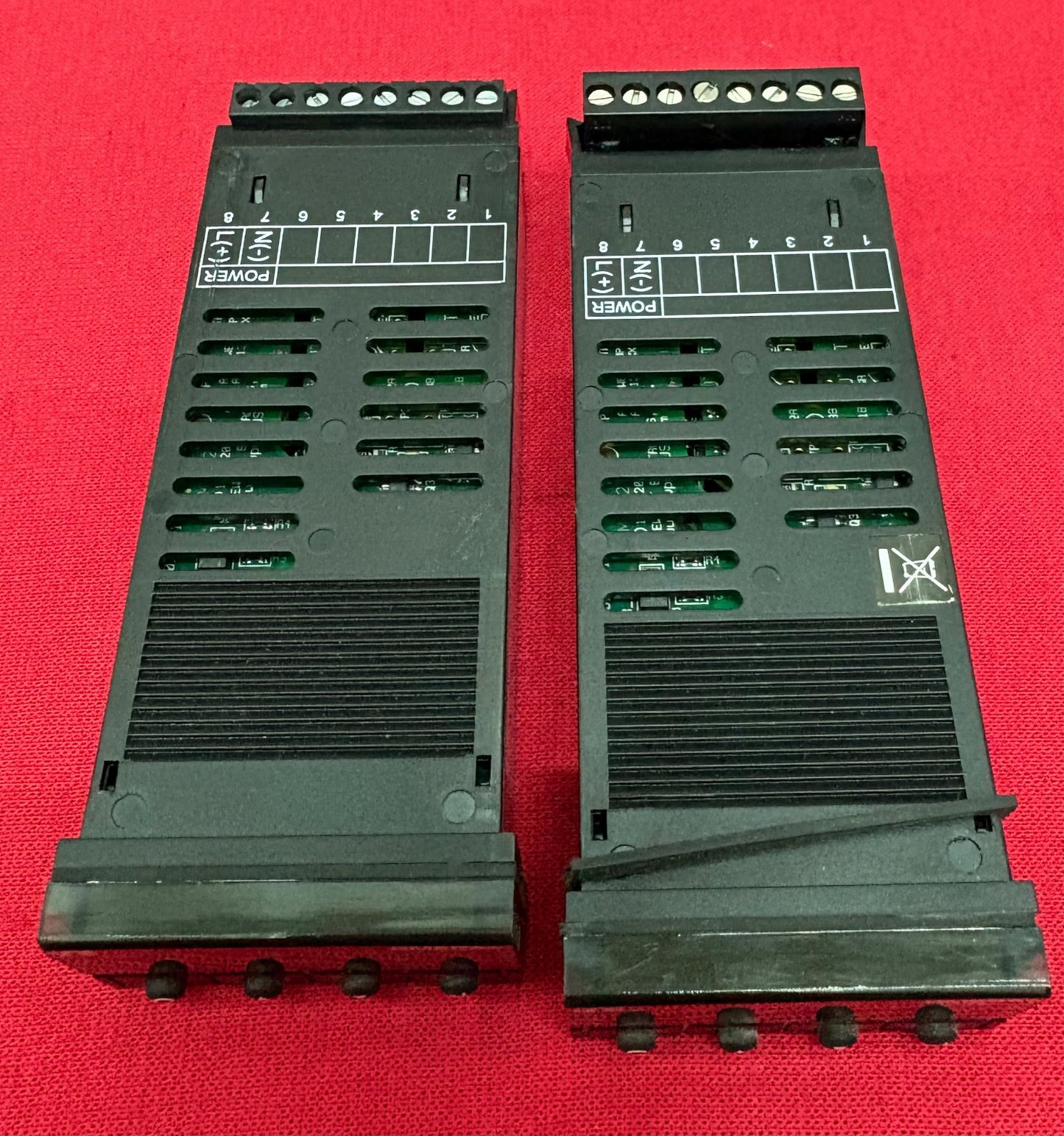 OMEGA PANEL METER DPi32 90-240V 4 DIGIT TEMPERATURE/PROCESS -QTY 2 -PARTS/REPAIR