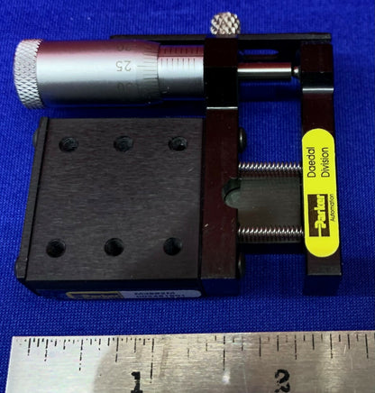 PARKER AUTOMATION M3952M MICROMÈTRE MÉTRIQUE À AXE UNIQUE À ENTRAÎNEMENT LATÉRAL 