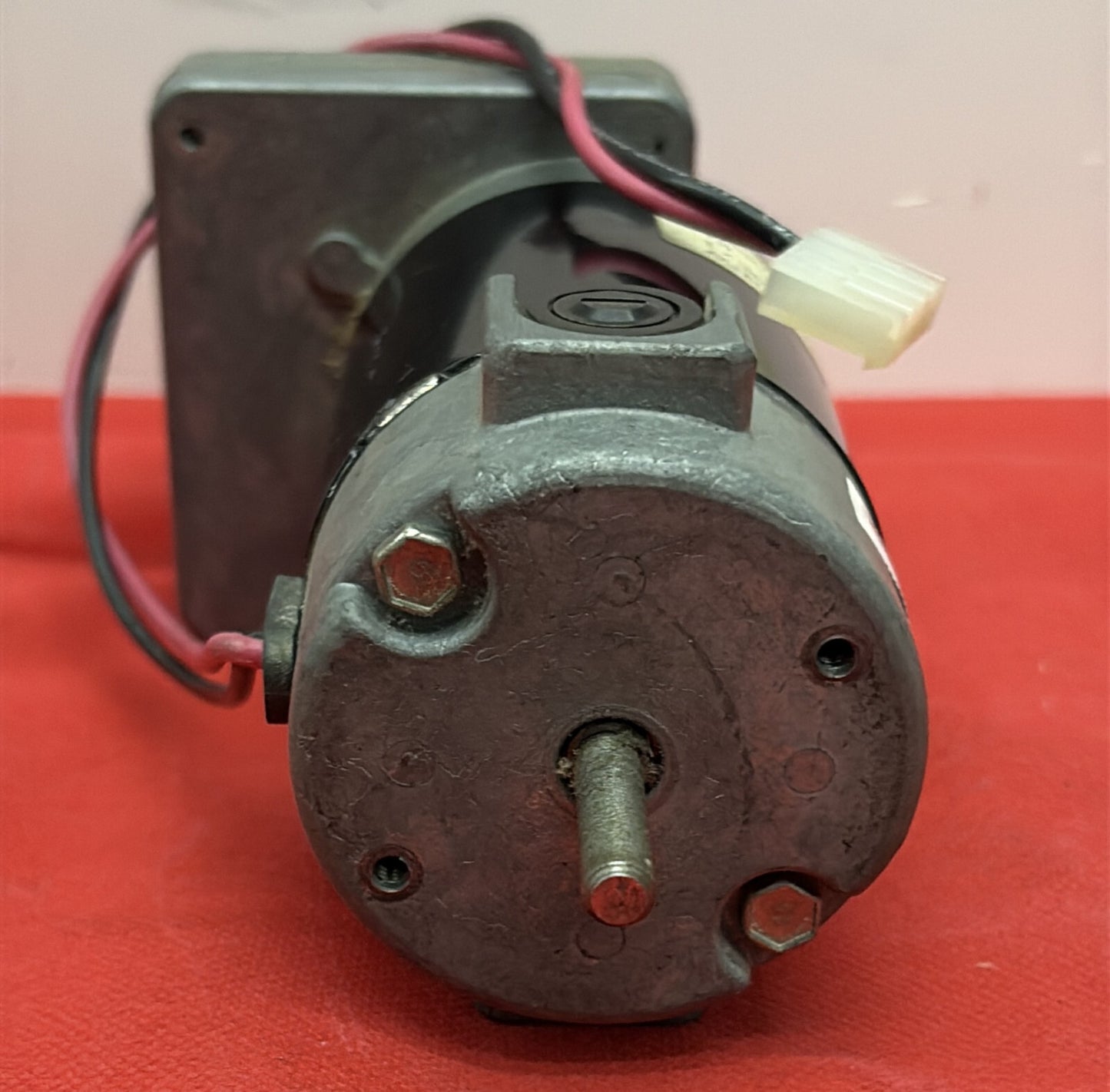 GLEASON-AVERY  V-D.C. GEARMOTOR  V7220-PE2484W-9327 1/30HP 220 RPM