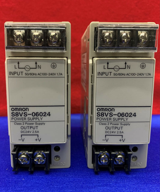 1 Lot Hoeveelheid van 2 - Omron Voeding S8VS-06024 DC 24V 2.5A. Klasse 2