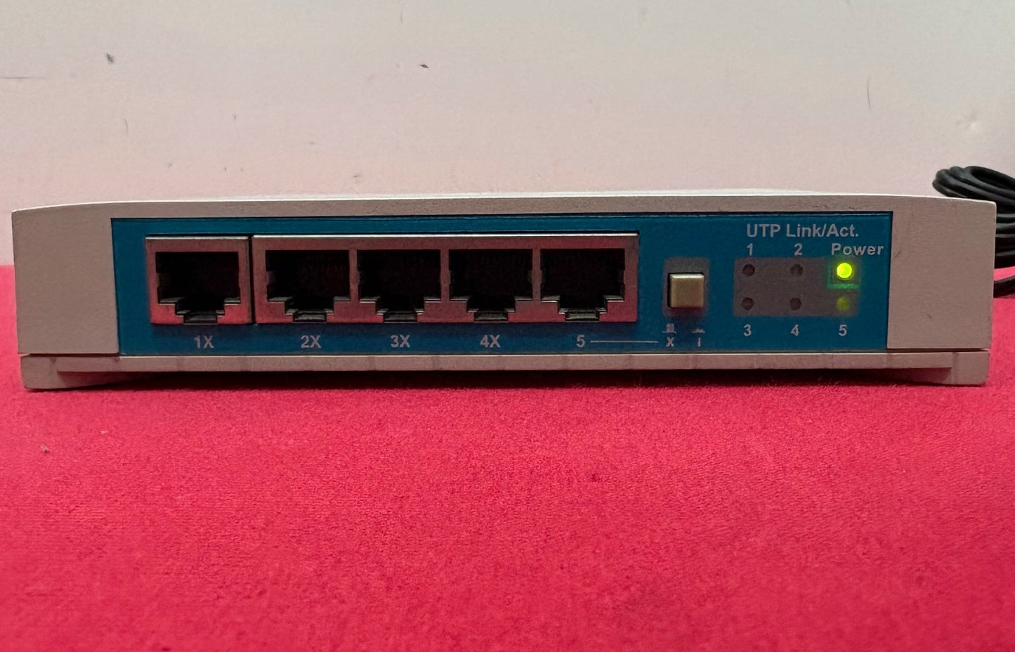 KTI KS-150 5-PORT 10/100 SOHO SWITCH 10BASE-T/100BASE-TX FAST ETHERNET SWITCH