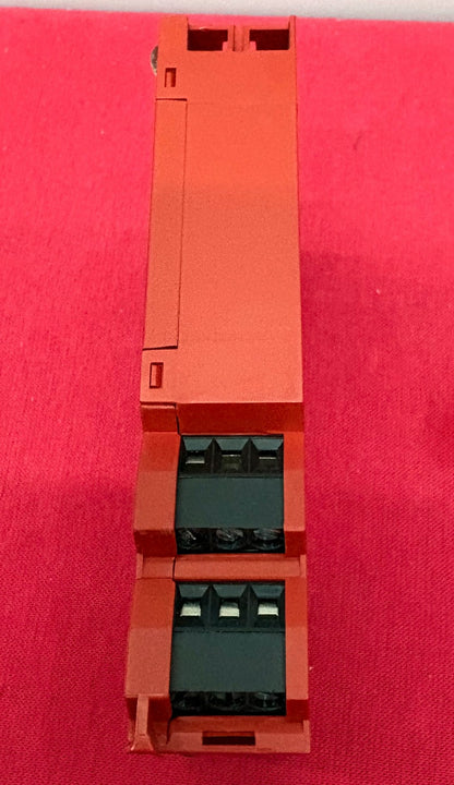 Allen Bradley AB GUARDMASTER MSR126.1R 440R-N23120 SER A SAFETY RELAY