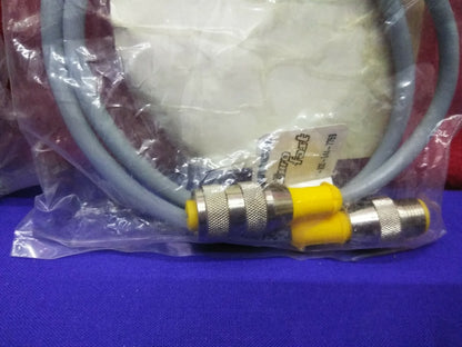 1 LOT MIT 2 STÜCKEN - TURCK RK RK 4.4T-0.6-RS 4.4T / U2433-1 GEFORMTES KABELSATZ 