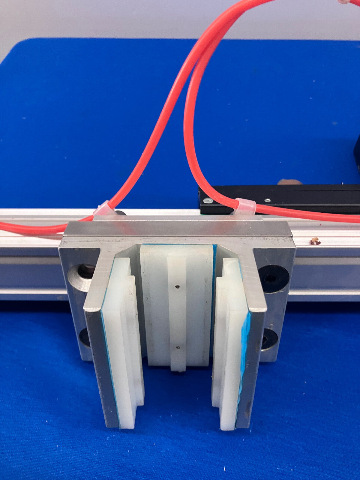 CILINDRO SENZA STELO NORGREN GUIDA 25MM C/46125/M/8 CON INTERRUTTORE PNEUMATICO