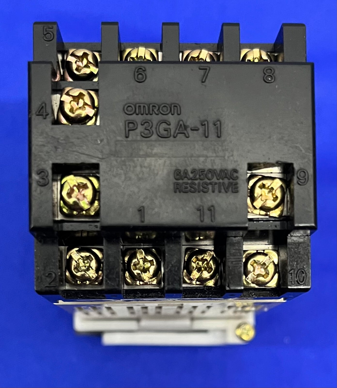 TEMPORIZADOR DIGITAL OMRON H5CL H5CL-A CON BASE OMRON P3GA-11 - PARA PIEZAS/REPARACIÓN