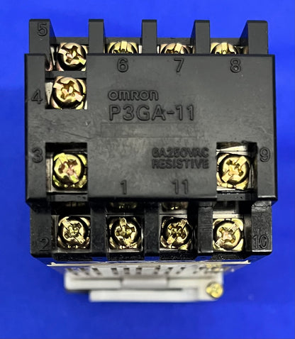 TEMPORIZADOR DIGITAL OMRON H5CL H5CL-A CON BASE OMRON P3GA-11 - PARA PIEZAS/REPARACIÓN