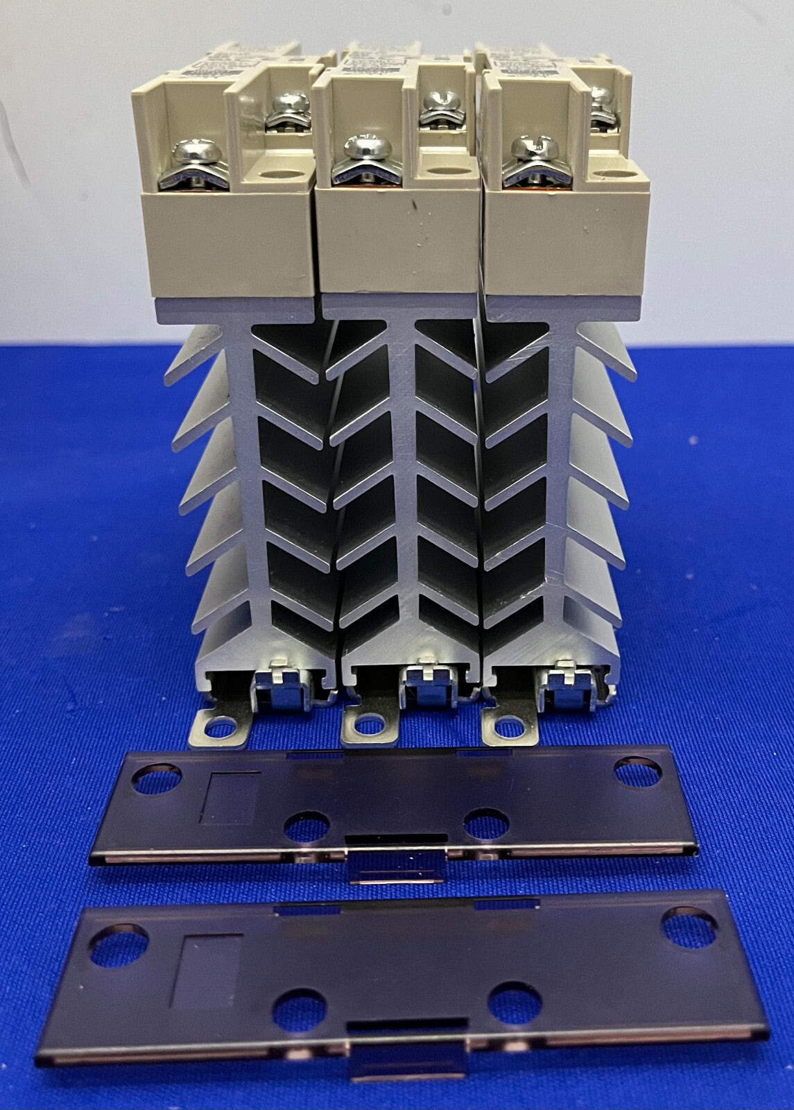 RELÈ A STATO SOLIDO OMRON G3PB-225B-VD INGRESSO DC12-24V (Solo 2 coperture) 1 LOTTO QTY 3