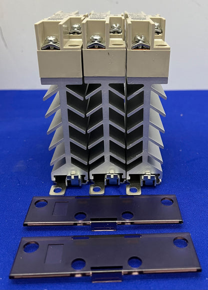 RELÈ A STATO SOLIDO OMRON G3PB-225B-VD INGRESSO DC12-24V (Solo 2 coperture) 1 LOTTO QTY 3