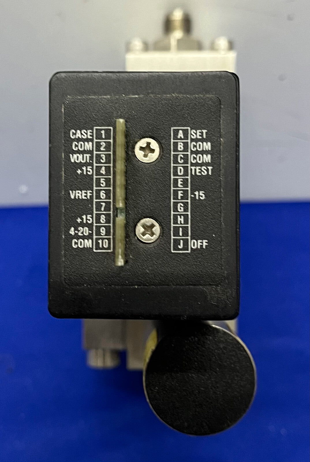 SIERRA マスフローコントローラ 840M-2-OV1-SV1-E-V1-S1 30PSIG 