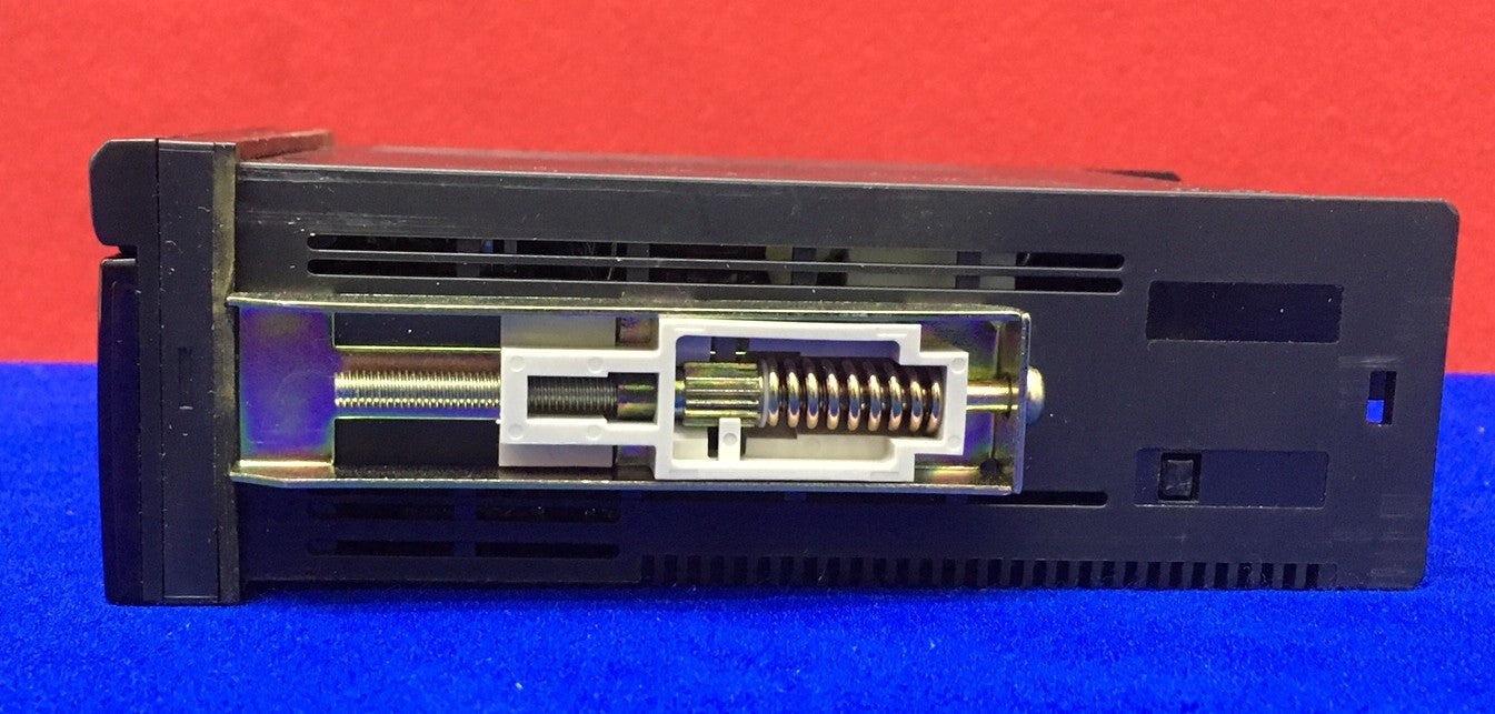 OMRON K3NX-VD1A AC100-240V 50/60 15VA デジタルパネルメータ