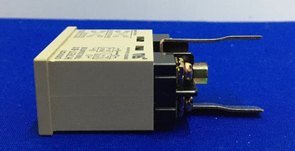 CONTATORE DI TEMPO OMRON H7ET-B1 / H7ETB1
