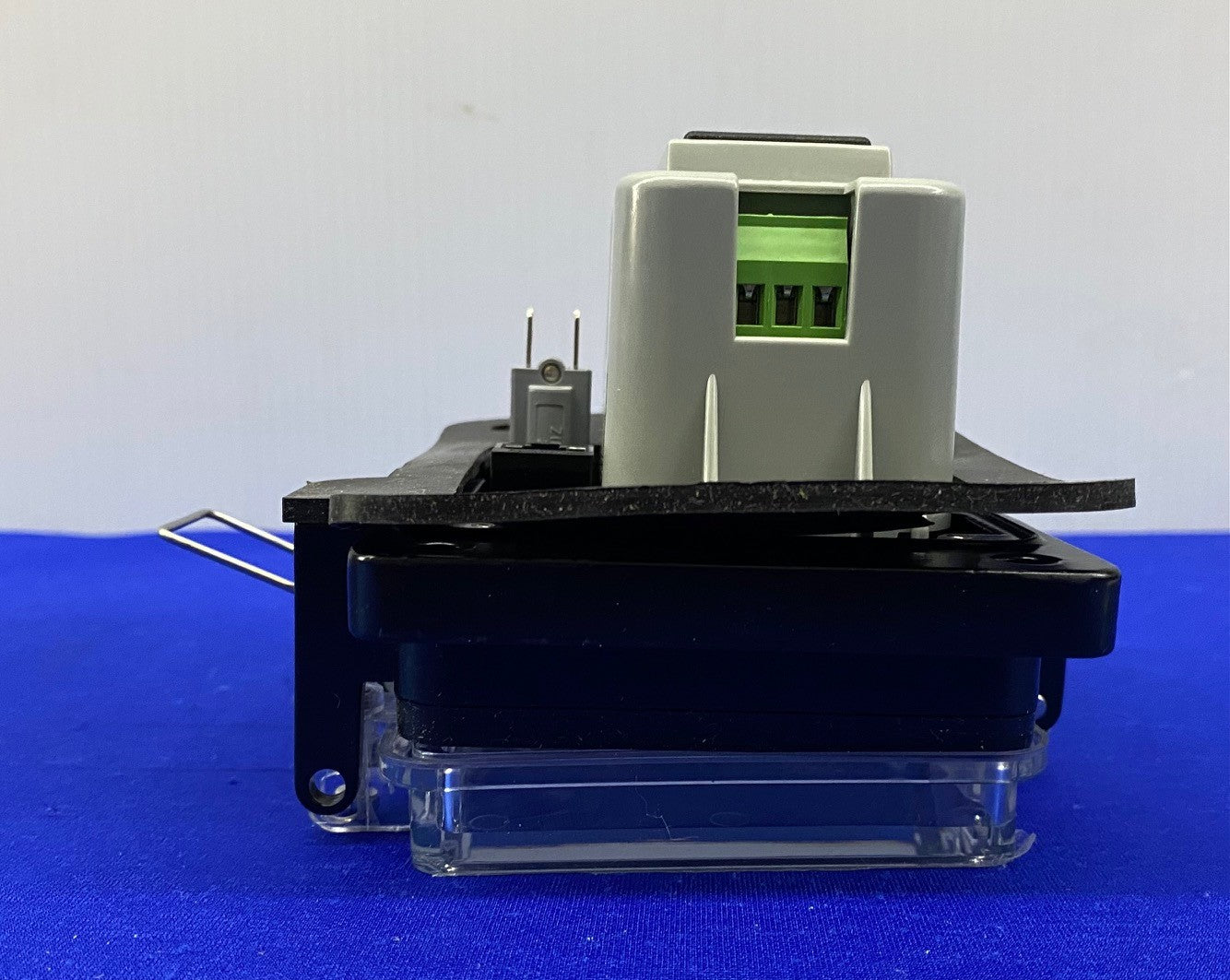 GRACE PORT® P-Q17-K2RF3 N4X RJ45 F-F/ GFCI 3A CB GFCI INSIDE-OUTLET PANEL MOUNT