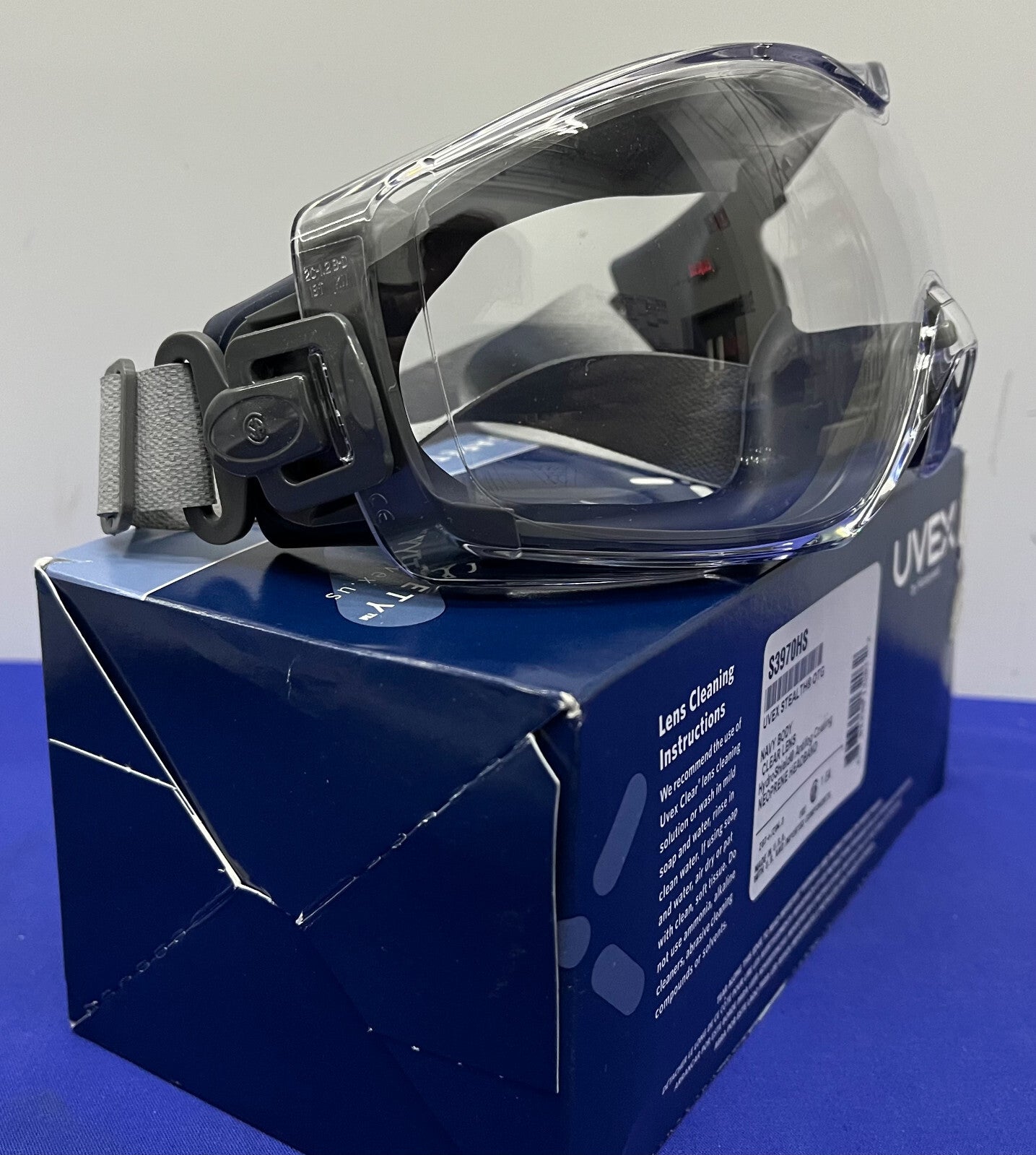 UVEX ™ STEALTH ® OTG S3970HS NAVY BODY CLEAR LENS ANTIFOG BRIL