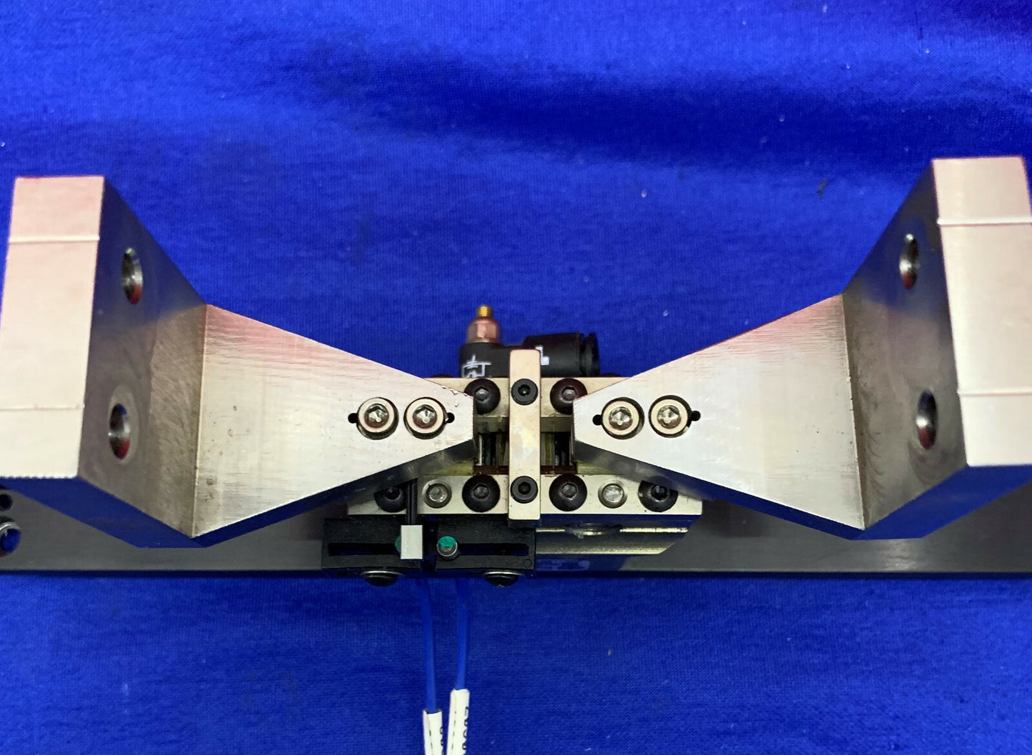 Pince parallèle à rouleaux de précision Destaco Robohand RP-50P avec Robohand OISP-019