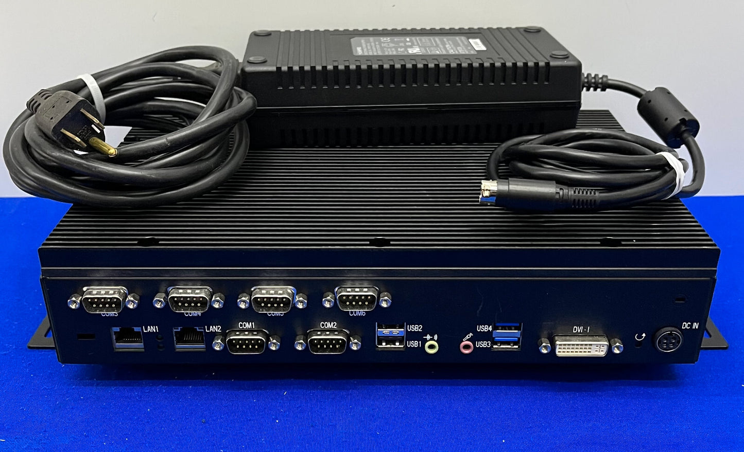 TEGUAR TMB-3010 MEDIZINISCHE PC-BOX PN 911G090WPC7651 ENTHÄLT SINPRO-NETZTEIL