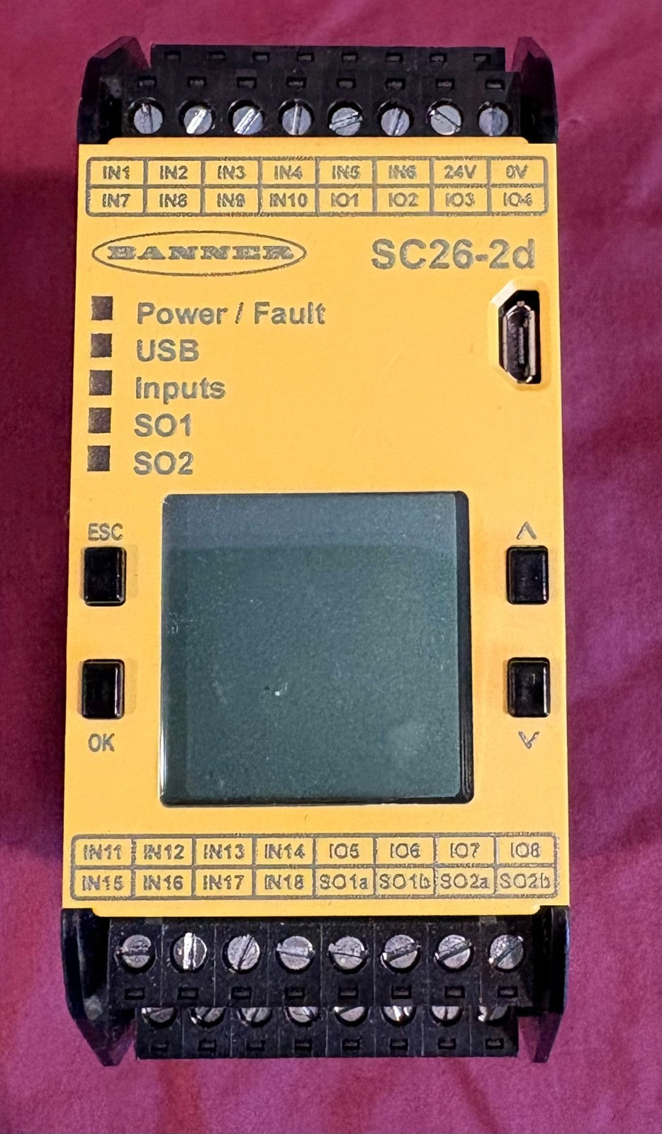 BANNER SC26-2D SAFETY CONTROLLER NON EXPANDABLE 26 INPUT PN: 85066 LCD DISPLAY