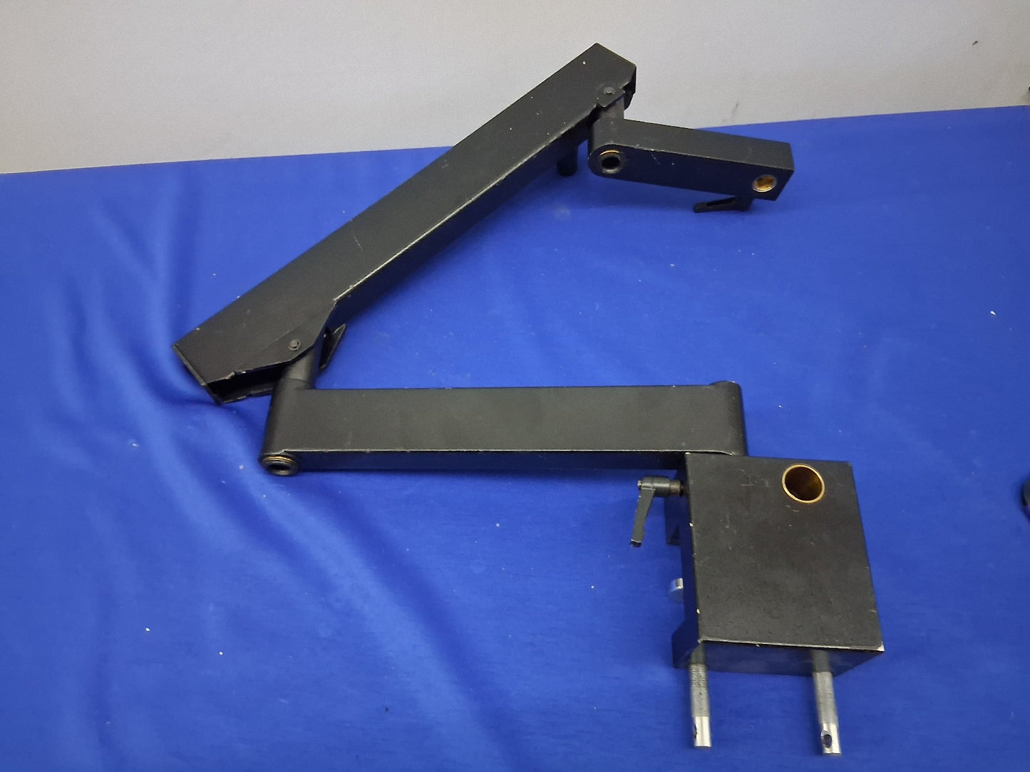 STEREO MICROSCOPE ARTICULATING ARM WITH STANDARD TABLE CLAMP MOUNT FLEX ARM