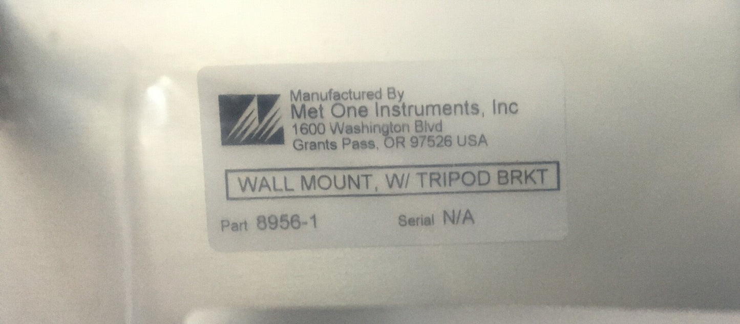 MET ONE SUPPORTO DA PARETE CON TREPPIEDE BRKT 8956-1 CON TREPPIEDE OMEGA