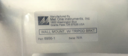MET ONE SUPPORTO DA PARETE CON TREPPIEDE BRKT 8956-1 CON TREPPIEDE OMEGA