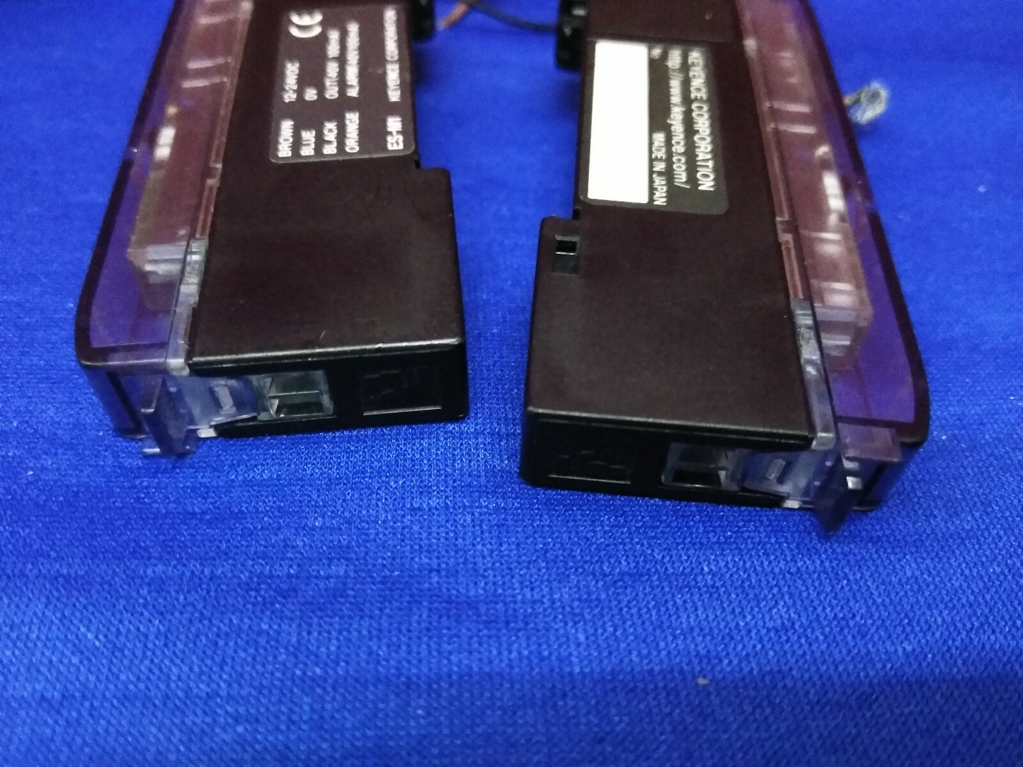 1 LOT QTY OF 2 - KEYENCE ES-M1  PROXIMITY SWITCH AMPLIFIER 4149350 & 5149995