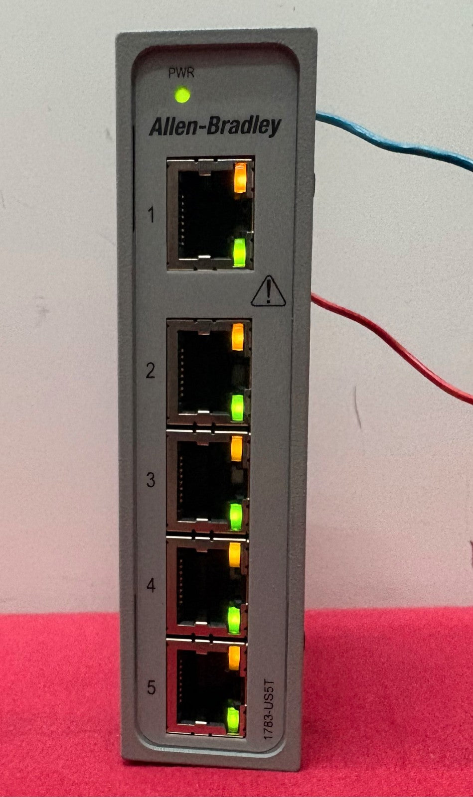 Allen Bradley AB STRATIX 2000 ™ 1783-US5T SER-A UNMANAGED ETHERNET SWITCH 171066