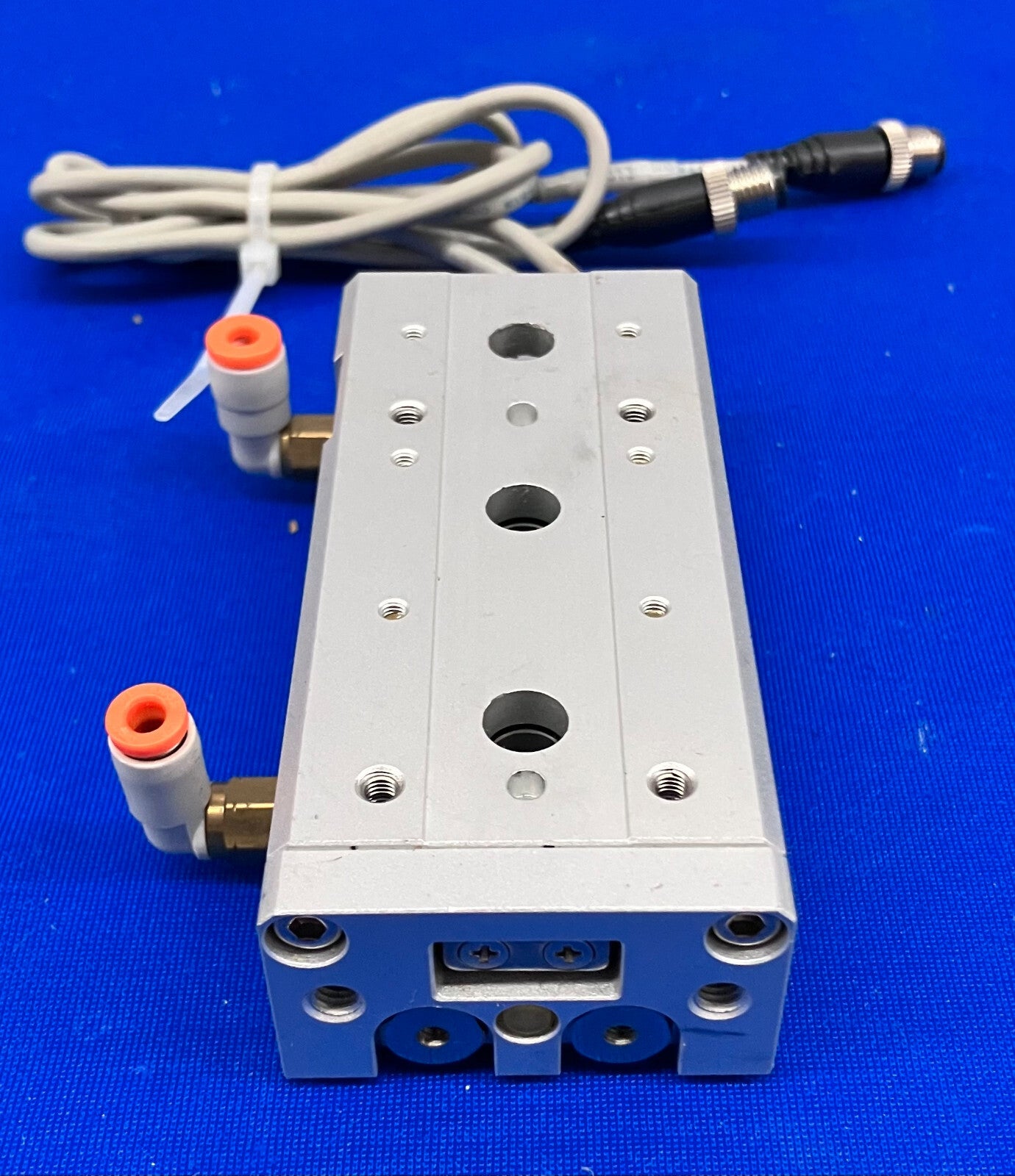 TABLE À GLISSIÈRE PNEUMATIQUE SMC MXS 8-40