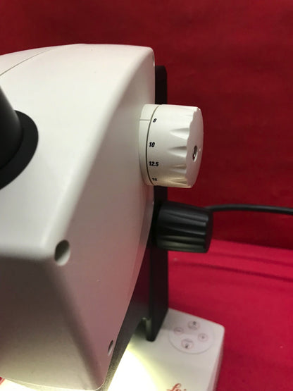 LEICA EZ4 STEREO MICROSCOPE WITH BUILT IN TOP AND BACK LIGHTING 8-35X