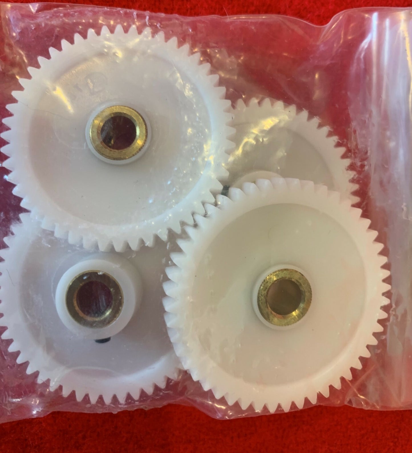 Engrenage en plastique acétal SDP/SI avec moyeu en laiton A 1T 2-Y24048 GR.MOLD.SP.24P.