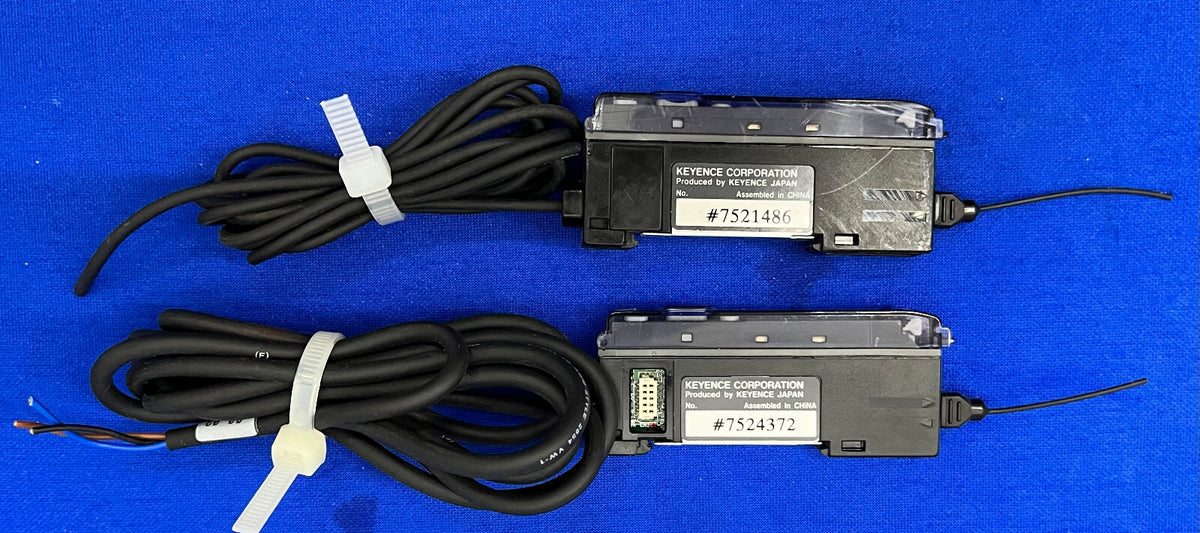 AMPLIFICATEUR PHOTOÉLECTRIQUE KEYENCE FS-V11-P ET AMPLIFICATEUR À FIBRE OPTIQUE FS-V12-P