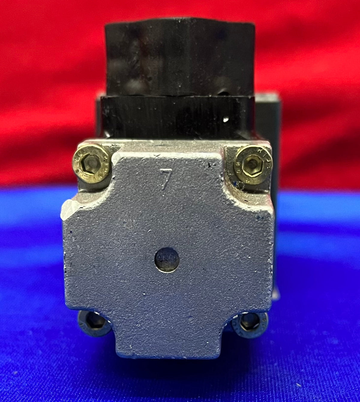 BOSCH VALVE 0810 090 101 / 081WV06P1N104WS024/00A0 315PMAX