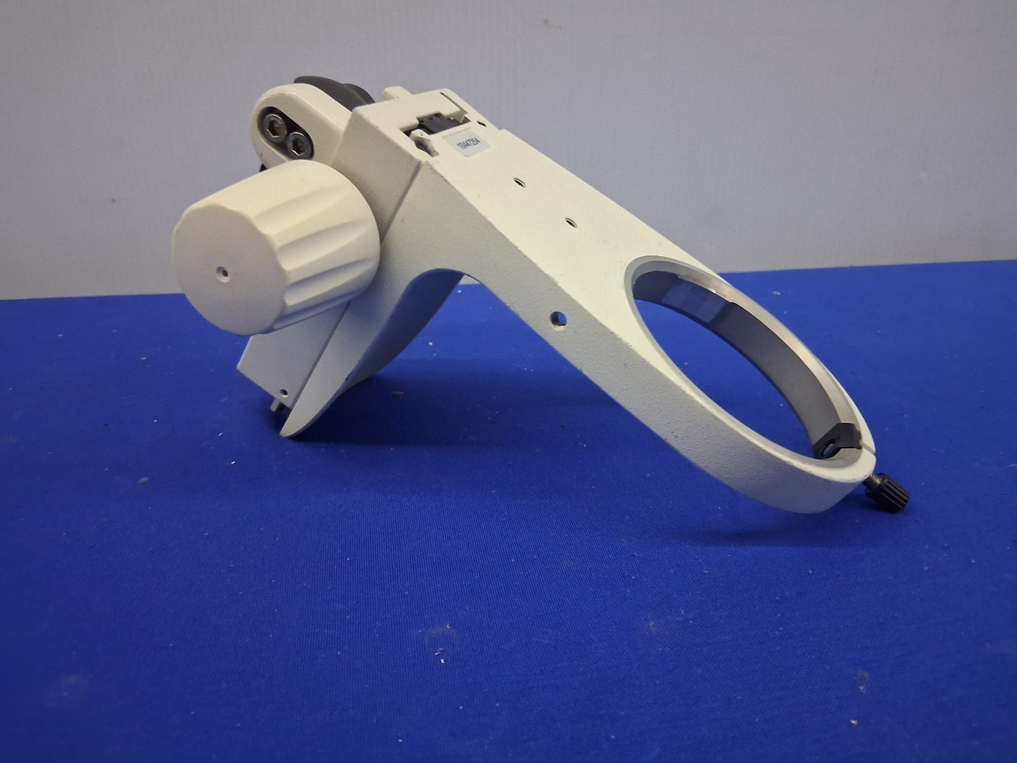 LEICA 10447254 STEREO MICROSCOPE FOCUS MOUNT POD HOLDER MICROSCOPE HOLDER  76MM