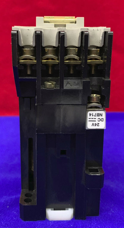 Allen-Bradley / Allen Bradley / AB 100-A12NZ*3 SER B CONTACTOR