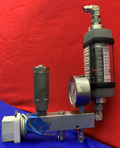Misuratore di portata dell'acqua Hedland H605S-002 con manometro McDaniel 300 psi 