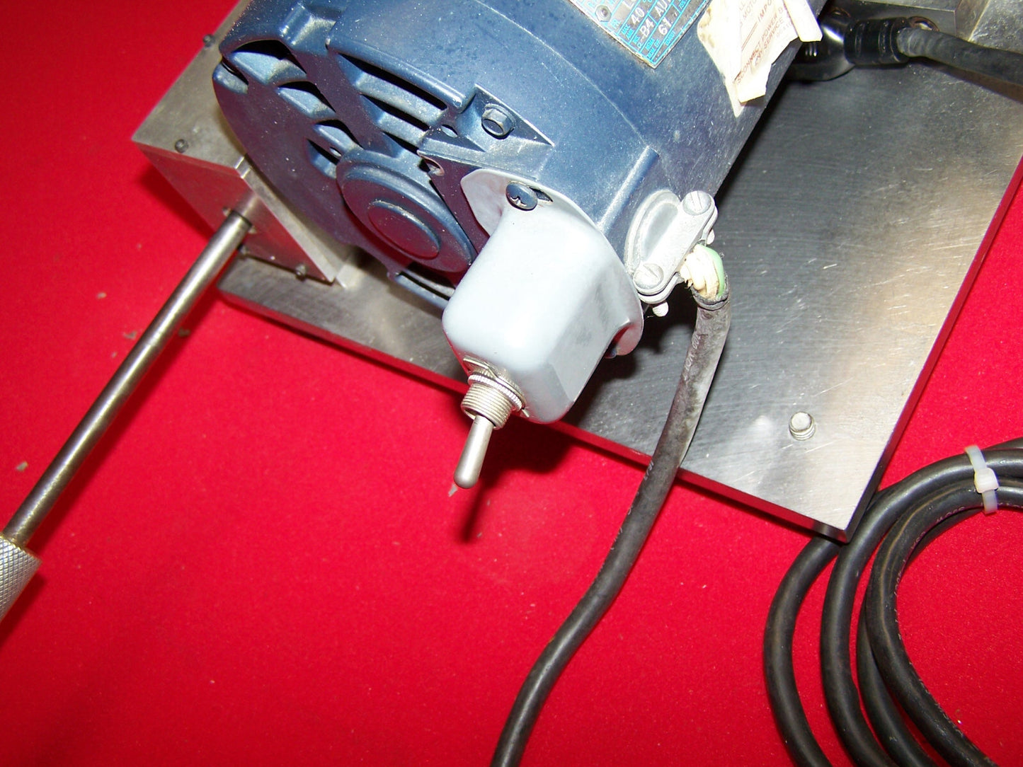 LEESON, A4C34DC7F, RECTIFICADORA DE PUNTAS DE PERFIL DE CATÉTER REFRIGERADA POR AGUA AJUSTABLE