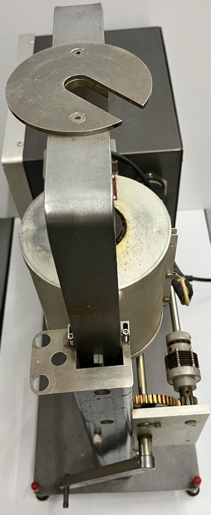 TINIUS OLSEN、押し出しプラストメーター、ユニットは電源が入り加熱するがテストできない