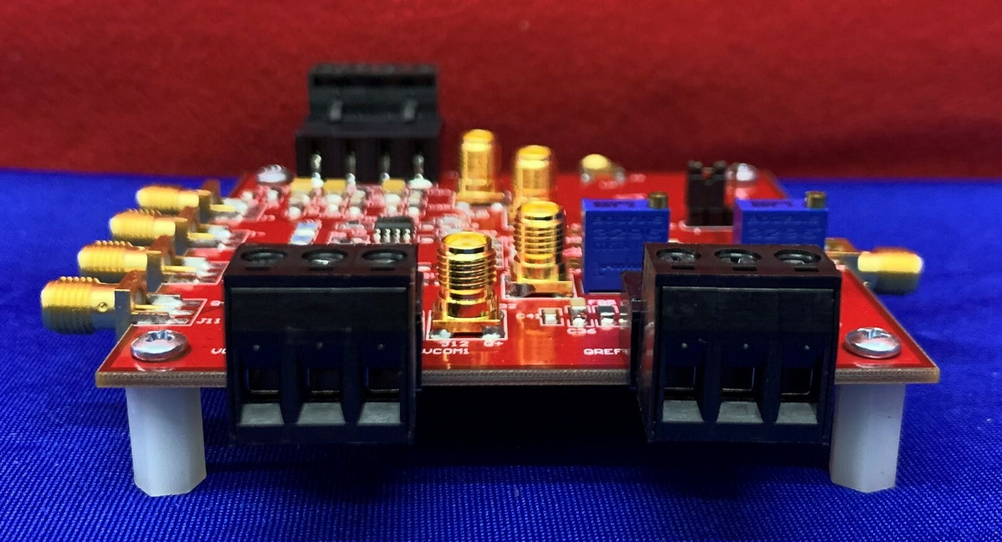 TEXAS INSTRUMENTS TRF3701 / TRF3702 REV B RF-ONTWIKKELINGSTOOLS