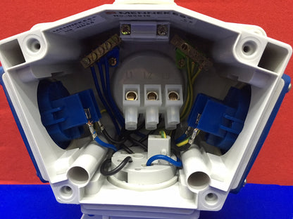 MENNEKES 92915 / DELTA-BOX STECKDOSENKOMBINATION