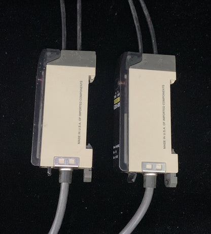 QTY 2 - OMRON E3X-A11 FOTO-ELEKTRISCHE SENSOR