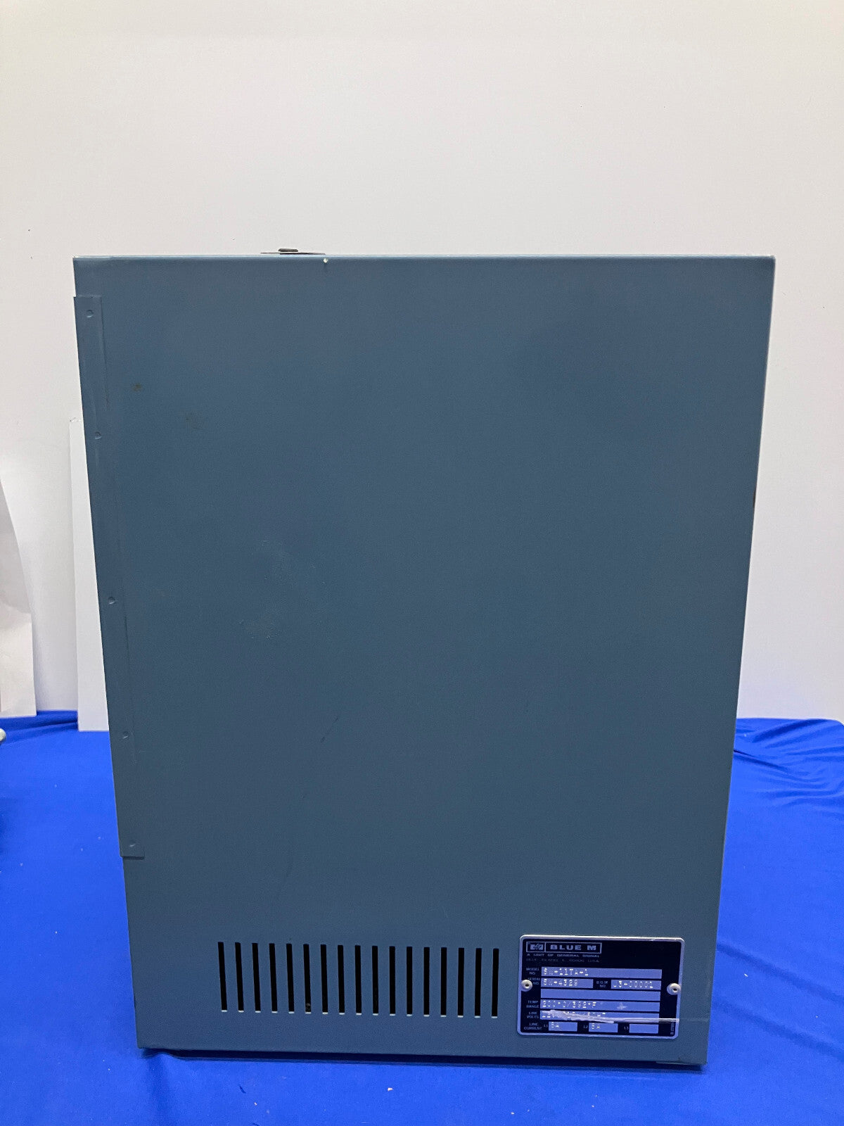BLUE M MODEL SW-11TA-A SINGLE WALL GRAVITY CONVENTION OVEN PARTS OR REPAIR