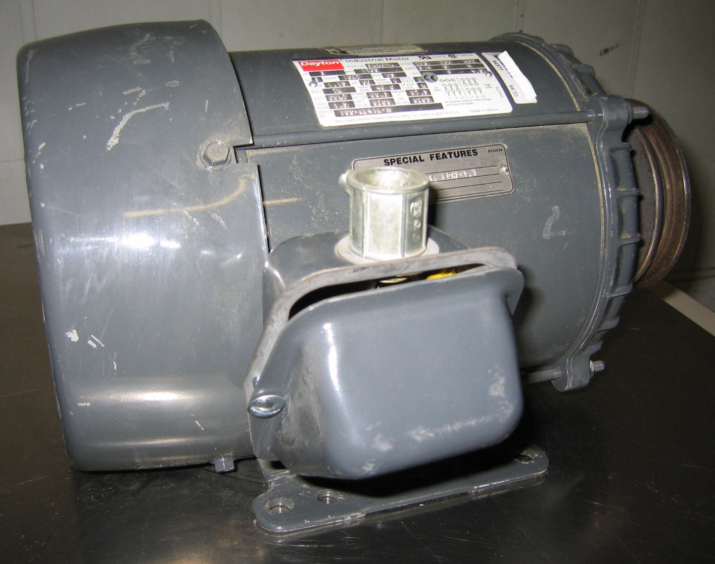DAYTON ELECTRIC INDUSTRIAL MOTOR 3KX01A MOTOR REF F00-AE41A-M - FOR PARTS/REPAIR