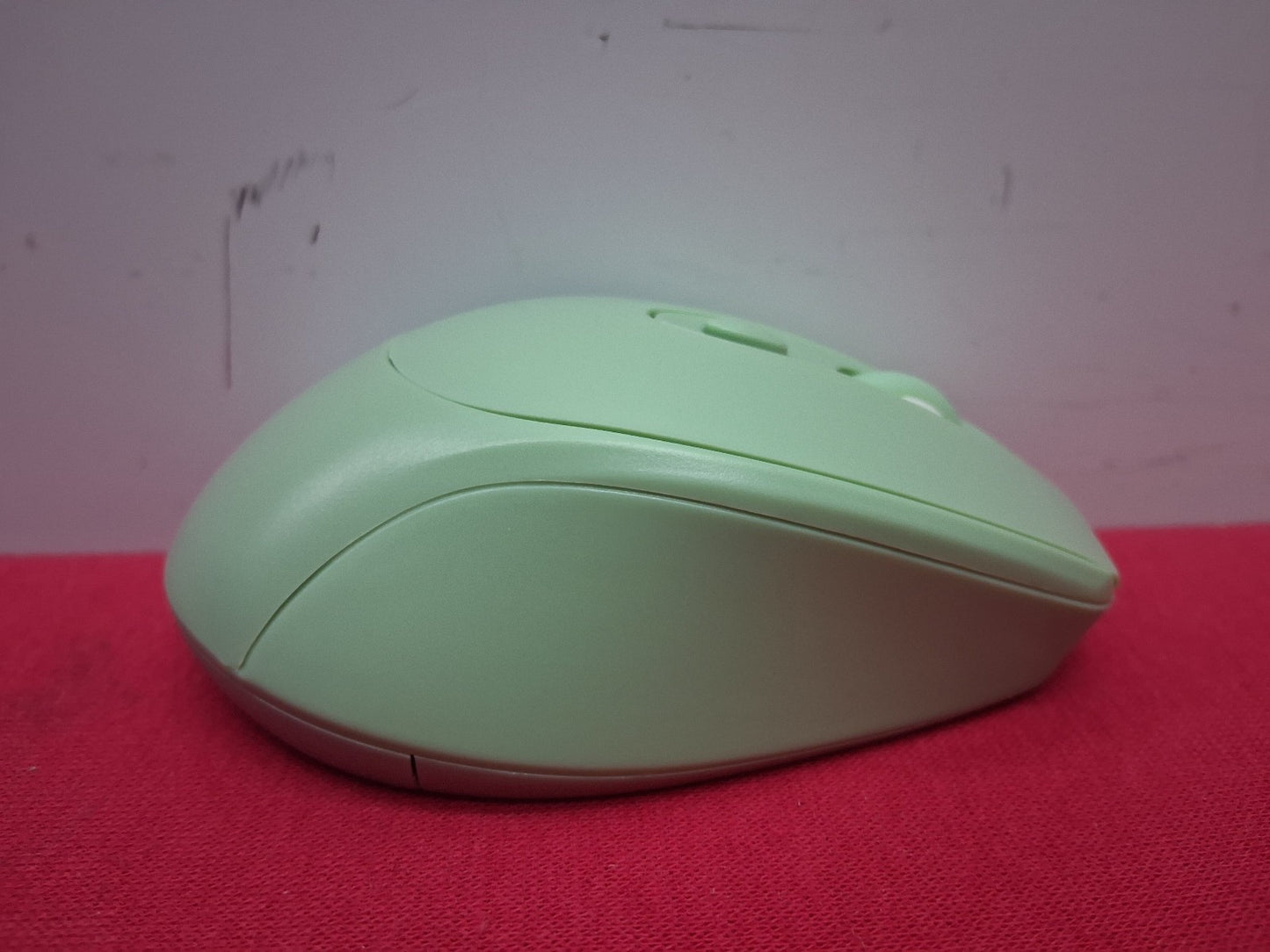 M105 WIRELESS MOUSE GREEN HIGH SPEED RESPONSE BUTTONS BRAND NEW COMPUTER MOUSE