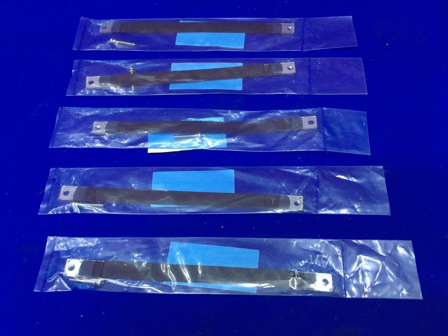 QTY 5 - NUOVA STAFFA DI MONTAGGIO PER INTERRUTTORE AUTOMATICO SMC BAF-05S / D8A34 STAFFE