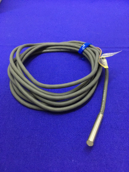 OMRON E2E / E2E-CR8C1 / E2ECR8C1 PROXIMITY SWITCH 2m CABLE VOLTS 12 TO 24 VDC