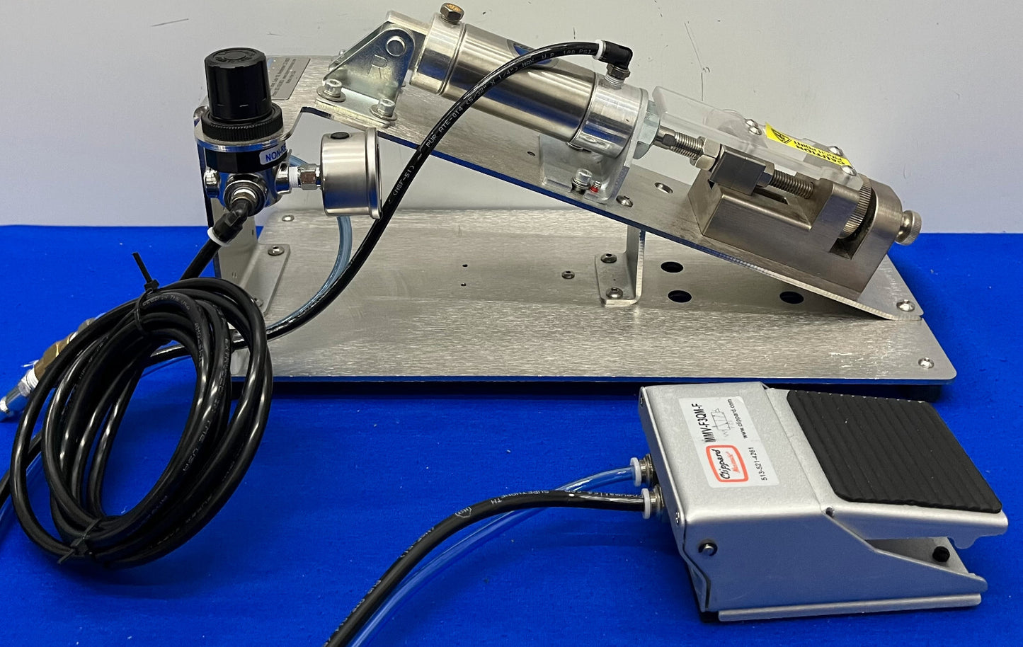 クリーンルームデバイス CRD200 チューブエキスパンダー（ステンレススチールベース＆ペダル付き）