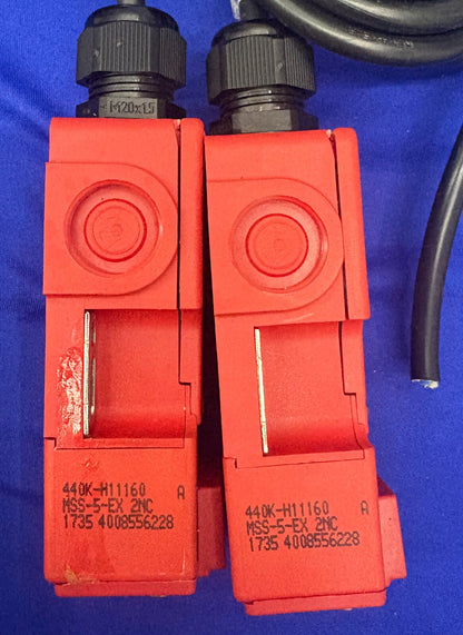ALLEN BRADLEY AB GUARDMASTER ® SAFETY INTERLOCK SWITCH TLS2-GD2 & (2) TROJAN 5EX