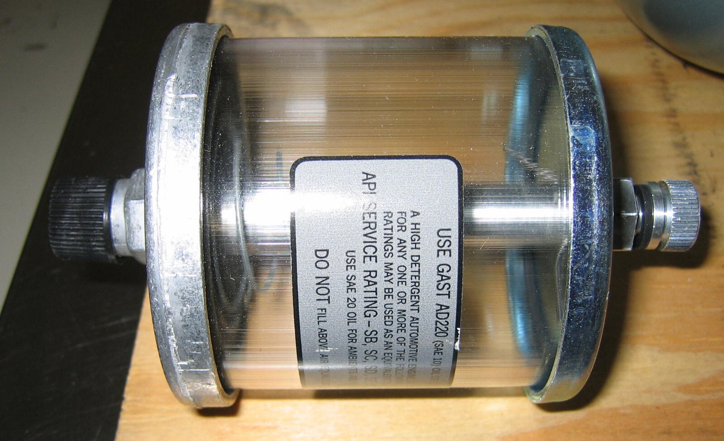 GAST 65 SERIES ROTARY VANE VACUUM PUMP/COMPRESSOR 2065-V2A - FOR PARTS/REPAIR