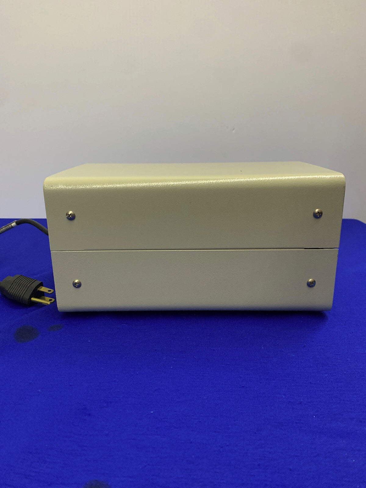 OMEGA TEMPERATURE CONTROLLER TESTED TO POWER