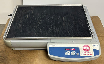 VWR ADVANCED DIGITAL ORBITAL SHAKER MODEL 5000 ADV 120V CAT NO 89032-104