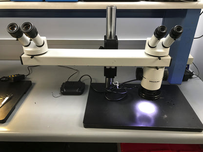 WILD HEERBRUGG WILD MB MICROSCOPIO PER L'APPRENDIMENTO A DOPPIA VISIONE / MICROSCOPIO PER L'INSEGNAMENTO 