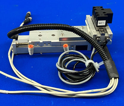 ENSEMBLE DE PRESSE À COULISSEAU SMC MXS 8-50 ET MHF2-8D2